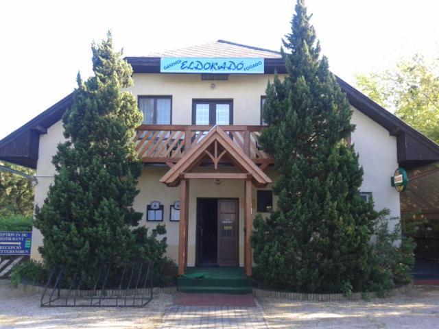 Eldorado Fogado Es Kemping Вонярквашеги Екстериор снимка